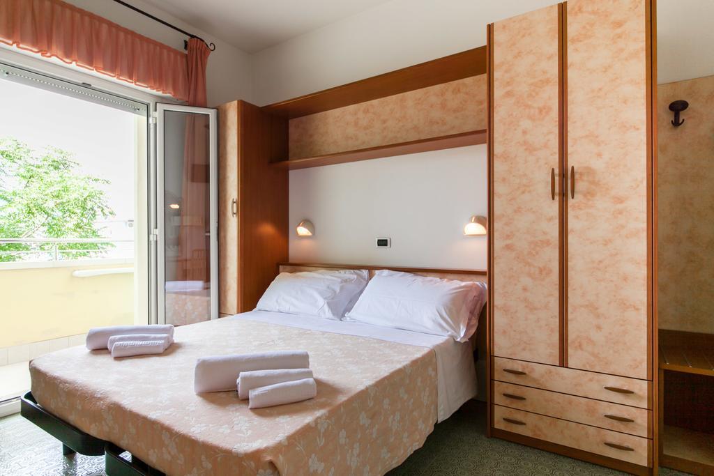 Hotel Sandra غاتيو أ ماري الغرفة الصورة