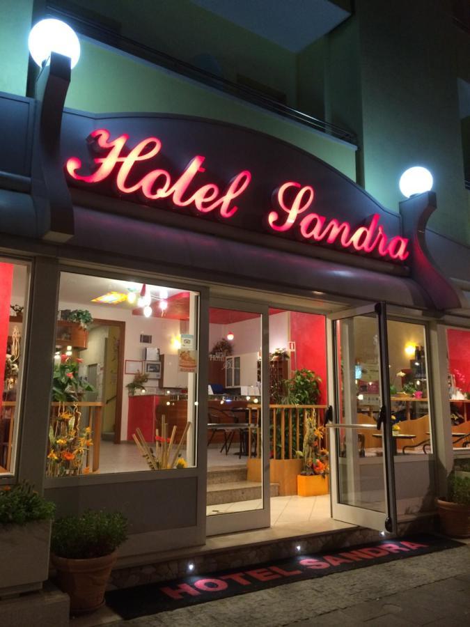 Hotel Sandra غاتيو أ ماري المظهر الخارجي الصورة