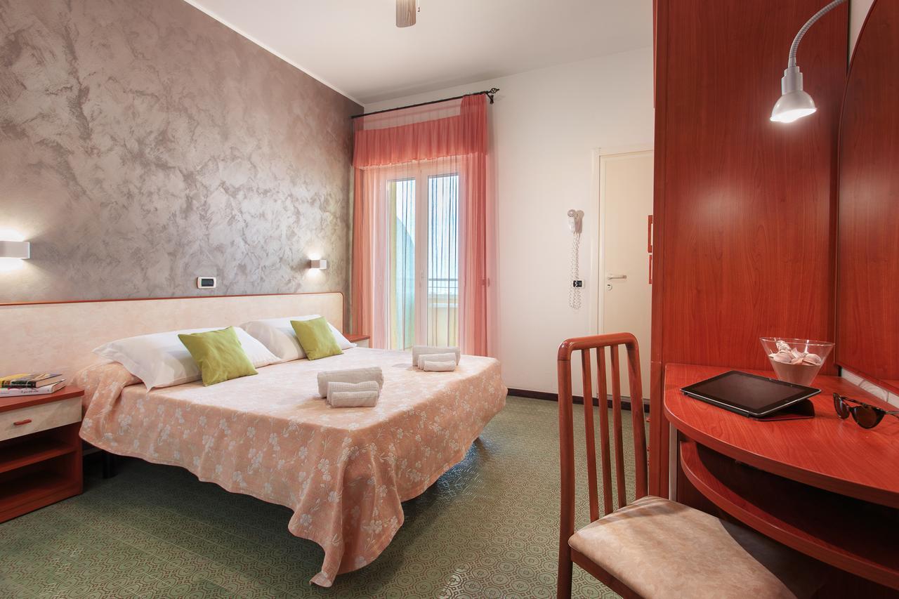 Hotel Sandra غاتيو أ ماري المظهر الخارجي الصورة