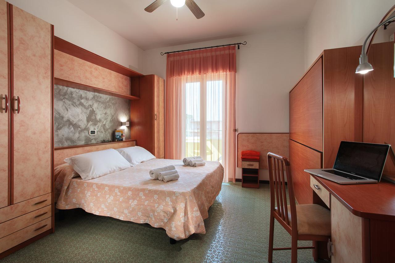 Hotel Sandra غاتيو أ ماري المظهر الخارجي الصورة