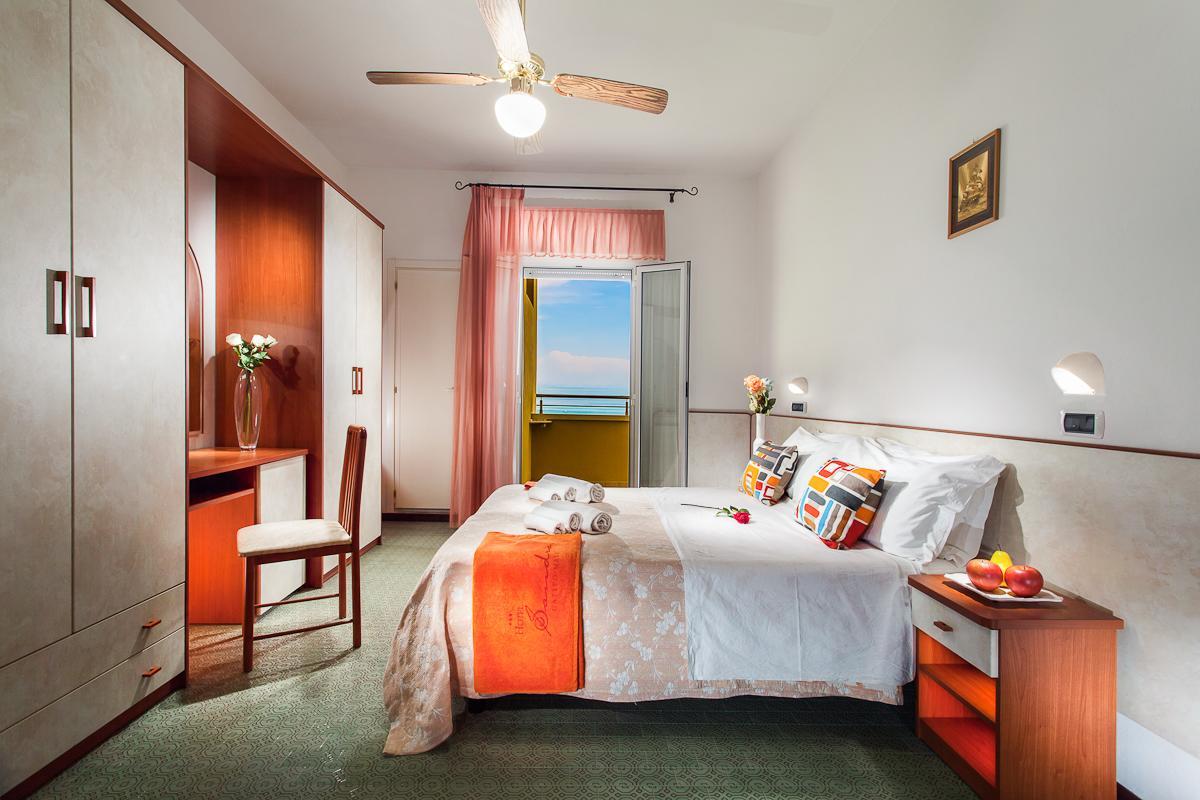 Hotel Sandra غاتيو أ ماري المظهر الخارجي الصورة