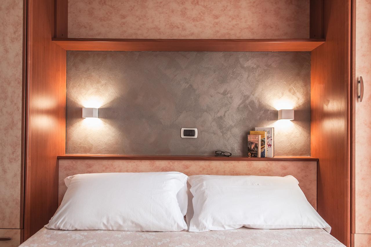 Hotel Sandra غاتيو أ ماري المظهر الخارجي الصورة
