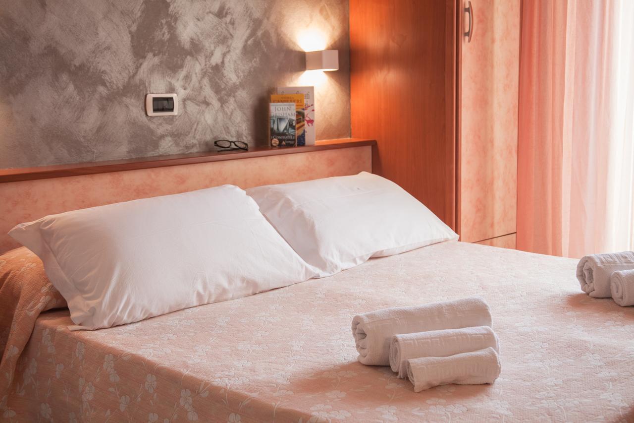 Hotel Sandra غاتيو أ ماري المظهر الخارجي الصورة
